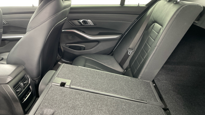 BMW 3 Series 320i xDrive M Sport 4dr Step Auto Petrol Saloon